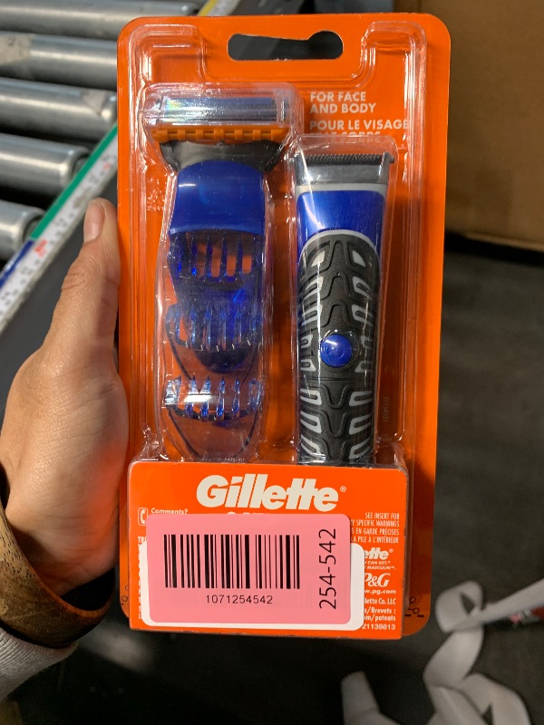 Photo 1 of ***FACTORY SEALED***Gillette Styler: Beard Trimmer, Men's Razor & Edger, All Purpose Styler, All-in-one Tool, Shave, Trim & Edge, Waterproof, Fusion Razors for Men / Styler, with 3 Comb Attachments