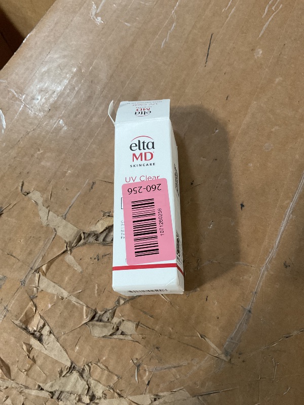 Photo 1 of * only comes with one *
EltaMD UV Clear Face Sunscreen SPF 46, Oil Free for Face with Zinc Oxide, Dermatologist Recommended Sunscreen Lotion, For Acne-Prone Sensitive Skin, 1.7 oz Pump (Pack of 2)