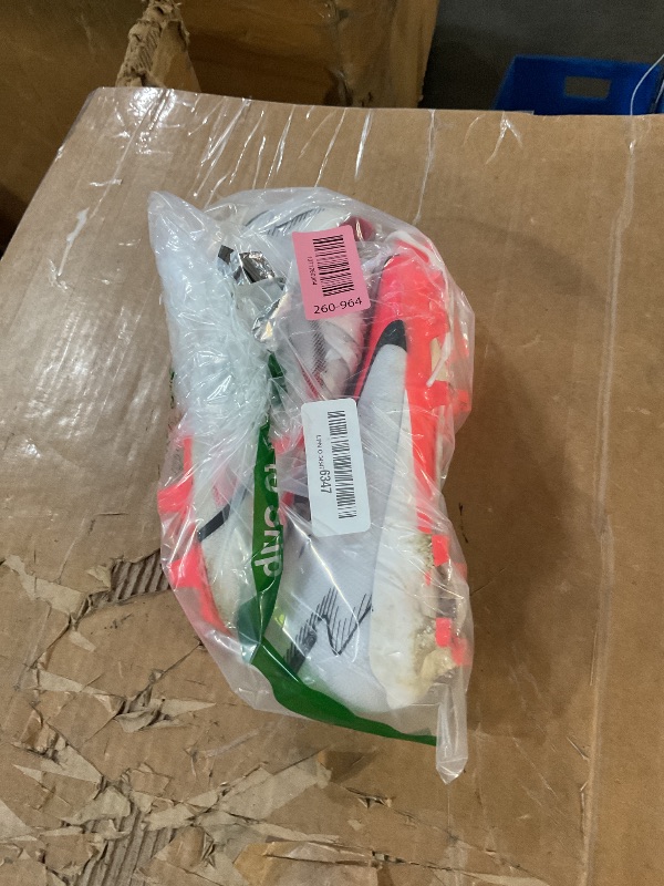 Photo 1 of * heavily used *
PUMA Women's ULTRA MATCH FIRM GROUND/ARTIFICIAL GROUND Soccer Cleat, PUMA White-PUMA Black-Fire Orchid, 8