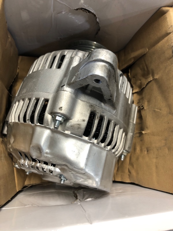 Photo 1 of ***Dented housing*** Alternator Replacement New for 98-03 Toyota Sienna 3.0 V6, 1998 2000 2001 2002 2003 98 99 00 01 02 03 270600A030 AND0181 40052051 27060-0A040 27060-0A040-84 27060-20090 27060-20090-84 101211-7670