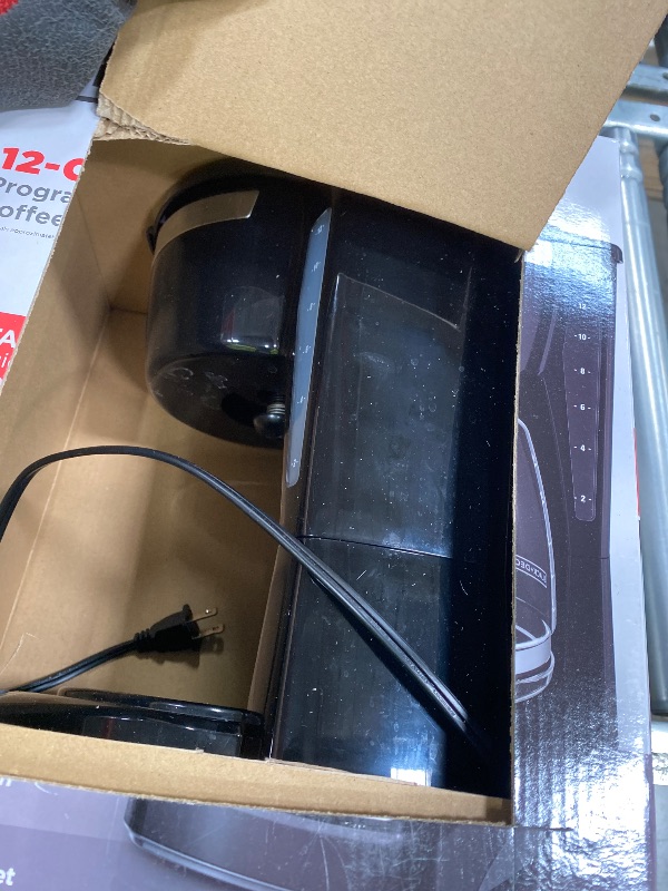 Photo 1 of
****Parts only****
BLACK+DECKER 12-Cup Digital Coffee Maker, Programmable, Washable Basket Filter, Sneak-, Auto Brew, Water Window, Keep Hot Plate, Black