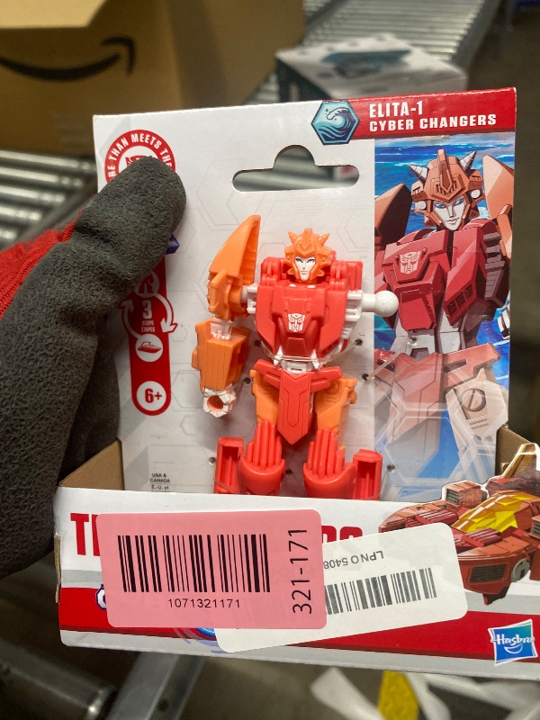Photo 1 of ***MISSING PIECE -SELLING AAS PART ONLY*** Transformers CYBERWORLD Elita-1 Cyber Changers 4-Inch Action Figure, Quick Change to Speedboat Mode, Robot Toys for Boys and Girls 6 and Up