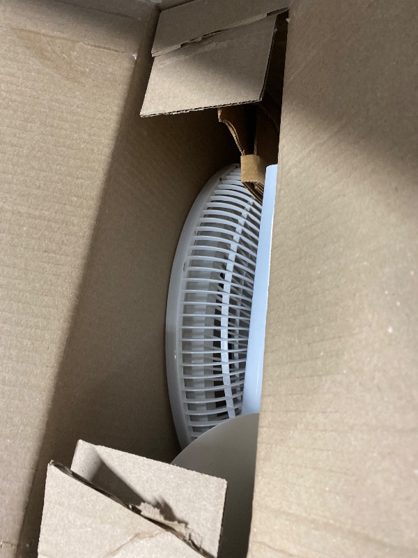 Photo 1 of **PARTS ONLY***Lasko 2520 Oscillating Stand Fan,White 16 Inch
