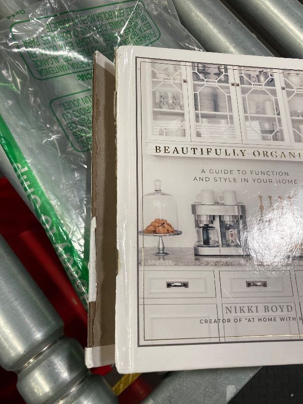 Photo 1 of ***BROKEN BINDER***Beautifully Organized: A Guide to Function and Style in Your Home***BROKEN BINDER***