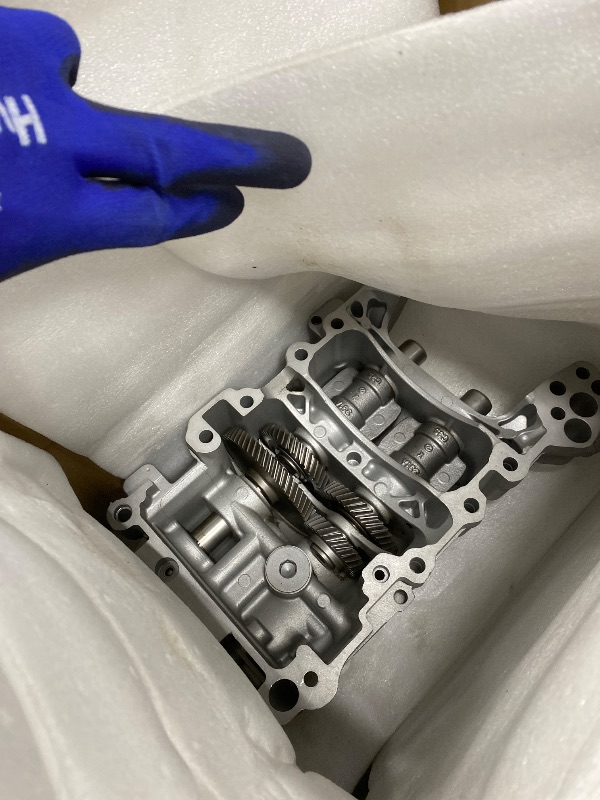 Photo 1 of 06D103295 Oil Pump Balance Shaft Assembly 06B103535G 06B103535F for VW Audi A4 S3 TTS 2.0 TFSI