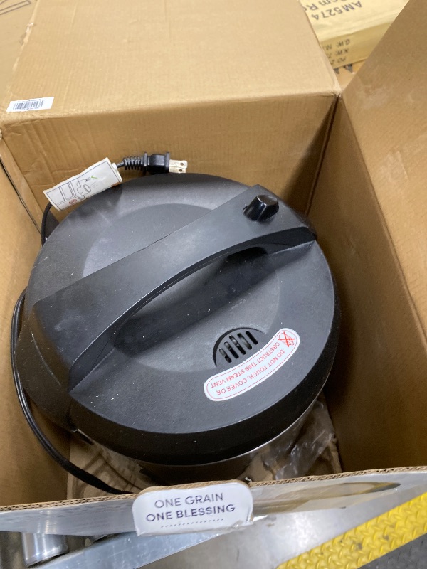 Photo 1 of *** besides having damage, it has nonstick scratches and missing the steaming tray***AROMA Professional Digital Rice Cooker, 10-Cup (Uncooked) / 20-Cup (Cooked), Multicooker, Slow Cooker, Steamer, Oatmeal Cooker, Egg Cooker, STS, 5 Qt, Black, ARC-5200SB**