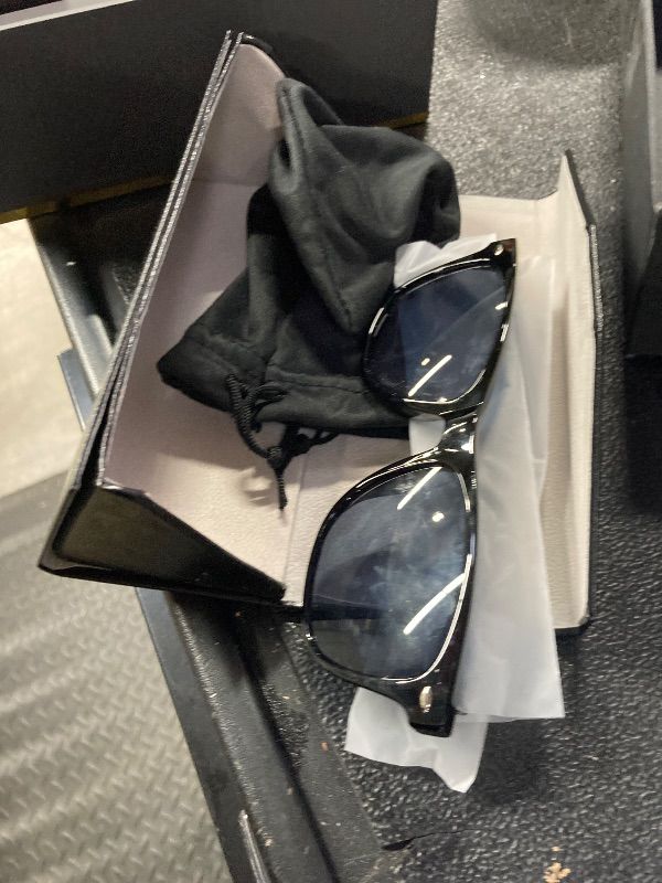 Photo 1 of **Is other model, not expensive and used**EarlySincere Smart Glasses with 8MP 4K POV Camera, HD Video, AI Vision Assistant, Translation & Voice Transcriber, Open-Ear Audio, Extra Photochromic Lenses, Bluetooth Sunglasses for Vlog, Outdoor