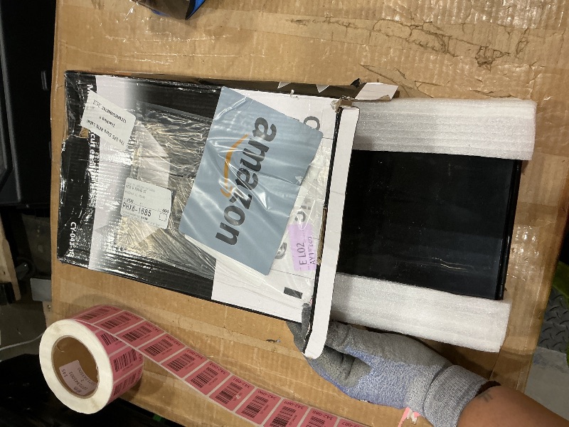 Photo 1 of *UNTESTED*
HIEEY 3 Way Mirror for Hair Cutting with LED,360 Trifold with Height Adjustable Telescoping Hooks,and 5X Magnification,for Makeup and Styling (Black)