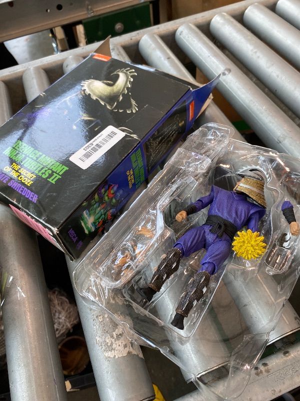 View 2 of [MISSING PARTS & DAMAGED] NECA - Teenage Mutant Ninja Turtles 2 Secret of the Ooze Shredder