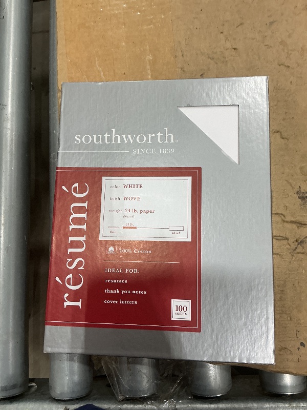 Photo 1 of **USED - MINOR DAMAGE**
Southworth R14CF 100% Cotton Resume Paper White 24 lbs. Wove 8-1/2 x 11, 100/Box