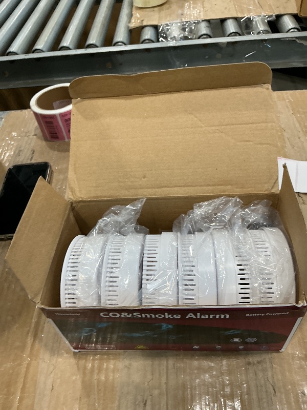 Photo 1 of *UNTESTED*
6 Packs, 2 in 1,Smoke Carbon Monoxide Detector,Carbon Monoxide Detectors/Smoke Alarm,85 dB Alarm,Large Screen Readout,Test Button,Battery Operated, Work State LED Flash,Easy Install
