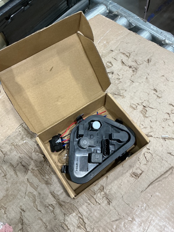 Photo 1 of *UNTESTED*
ANP PUAUTO Tail Light Lamp Rear Panel Bulb Socket Fits for 2012-2015 BMW 3-Series 320i 328i 335i M3 Replace Number 63217313043 (Left)