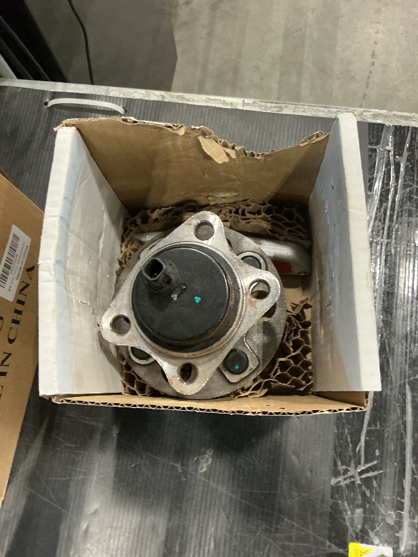 Photo 1 of ** SOLD AS IS, NO REFUND/RETURN** SEE COMMENTS!
front wheel hub