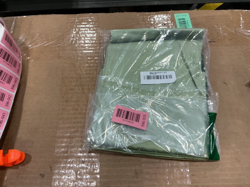 Photo 1 of 100% Cotton Standard Pillowcases Set of 2, Deep Dream 600 Thread Count Pillow Cases, 20x26 Inches, Super Soft and Breathable Envelope Closure (Sage Green)