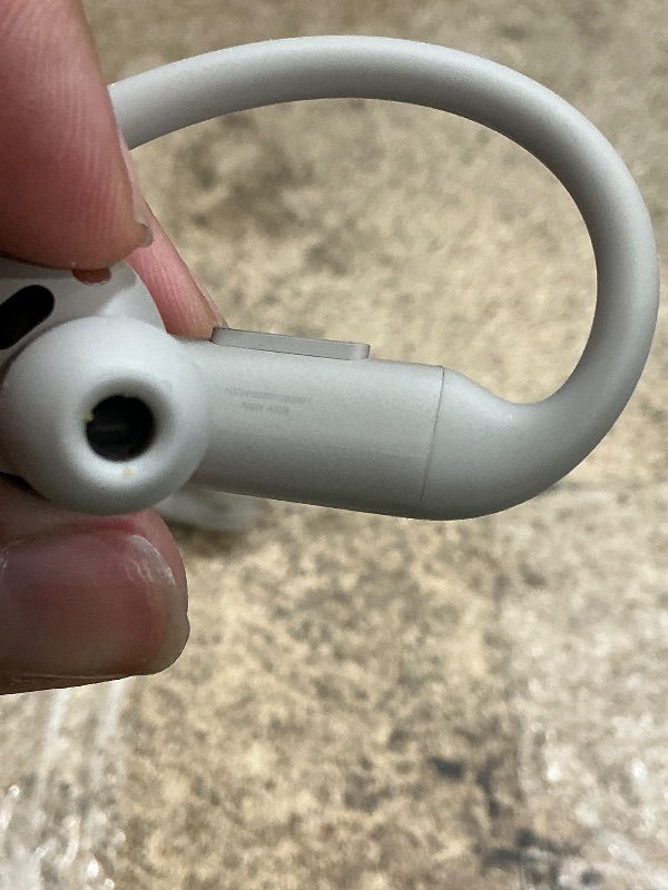 Photo 1 of *****Parts Only****** Power beats po.