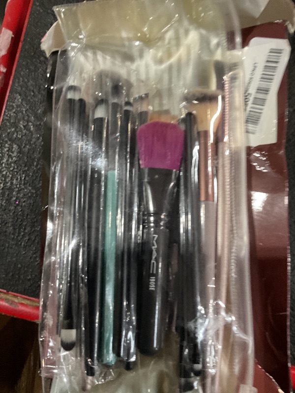 Photo 1 of ***STOCK PHOTO FOR REFERENCE ONLY***Professional Makeup Brushes BS-MALL with Travel Case, Premium Synthetic Foundation Brushes, Concealer Blush Eyeshadow Brush Kit, Labeled for Beginners & Pro, Ideal for Daily Makeup & Gift