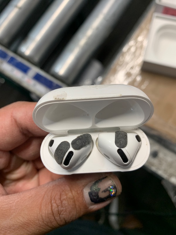 Photo 1 of ***DAMAGED - SEE NOTES/PICTURES***Apple AirPods 4 Wireless Earbuds, Bluetooth Headphones, with Active Noise Cancellation, Adaptive, Transparency Mode, Personalized Spatial Audio, USB-C Charging Case, Wireless Charging, H2 Chip