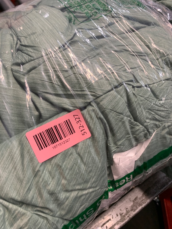 Photo 1 of  - Celadon Green Soft Bedding for All Seasons, Cationic Dyed Bed Set, 3 Pieces, 1 Queen Size Comforter (90"x90") and 2 Pillow Shams (20"x26"+2")