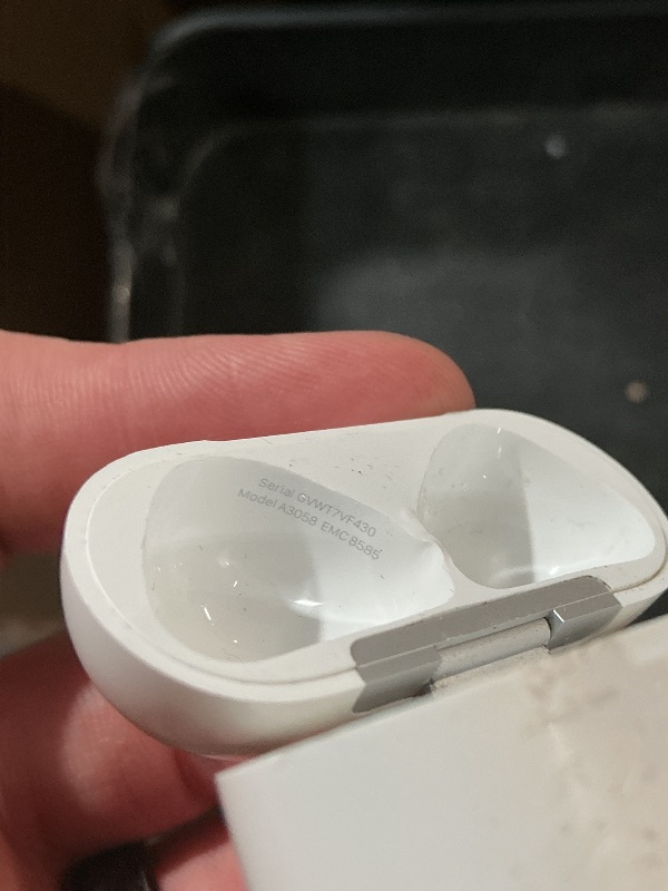 Photo 1 of ***MISSING PARTS***
Apple AirPods 4 Wireless Earbuds, Bluetooth Headphones, Personalized Spatial Audio, Sweat and Water Resistant, USB-C Charging Case, H2 Chip, Up to 30 Hours of Battery Life, Effortless Setup for iPhone