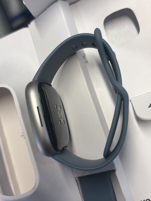 Photo 1 of ***FOR PARTS ONLY***
Fitbit Versa 4 Fitness Smartwatch with Daily Readiness, GPS, 24/7 Heart Rate, 40+ Exercise Modes, Sleep Tracking and more, Waterfall Blue/Platinum, One Size (S & L Bands Included)