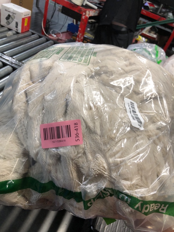 Photo 1 of ***DAMAGED - SEE NOTES/PICTURES***
Berkshire Reversible Heated Throw - Jacquard Faux Fur & Silky Plush Electric Blanket with 4 Heat Settings & 4H Auto Shut-Off, Machine Washable (50" x 60", Tumbleweed)