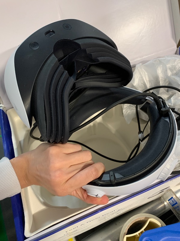 Photo 1 of ***LEFT THUMB STICK DONT WORK***PlayStation VR2 (PSVR2)