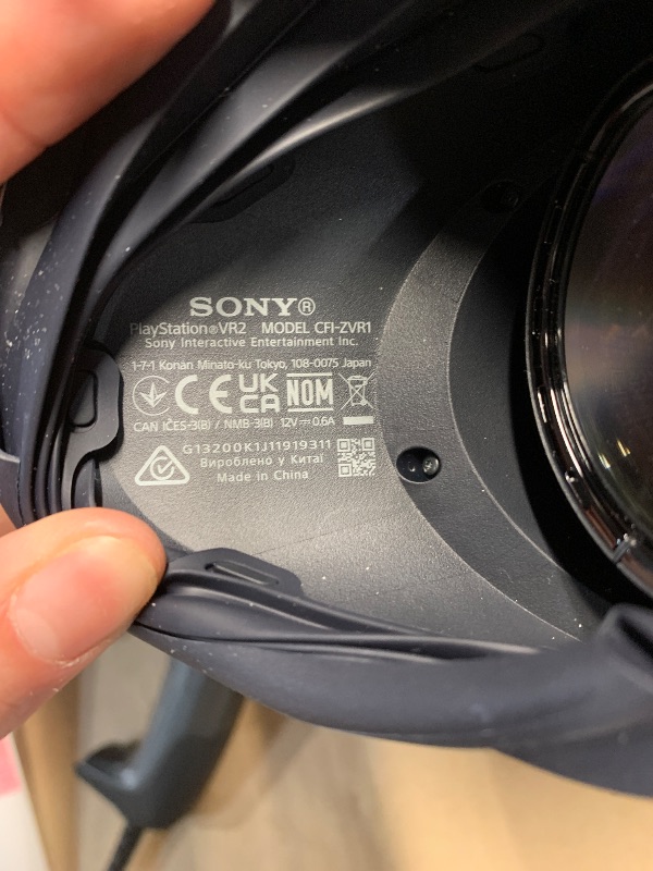 Photo 1 of ***LEFT THUMB STICK DONT WORK***PlayStation VR2 (PSVR2)