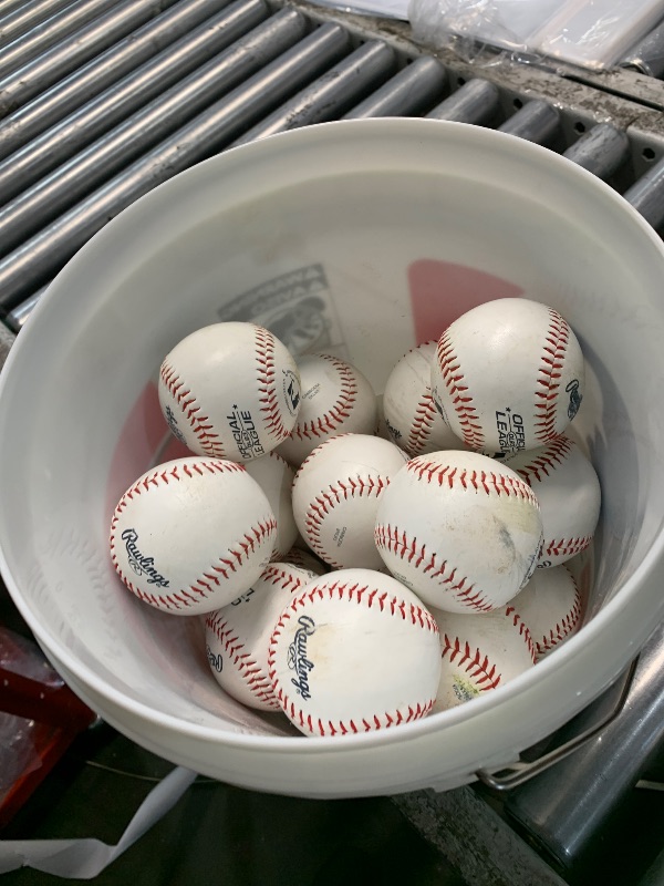 Photo 1 of ***DAMAGED - SEE NOTES/PICTURES***
Rawlings Bucket with 24 Official League Recreational-Play Baseballs
