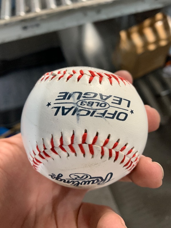Photo 1 of ***DAMAGED - SEE NOTES/PICTURES***
Rawlings Bucket with 24 Official League Recreational-Play Baseballs
