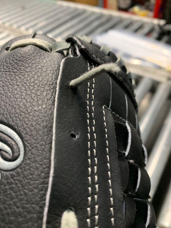 Photo 1 of ***DAMAGED - SEE NOTES/PICTURES***
Rawlings RSB Series 14" Outfield Softball Glove