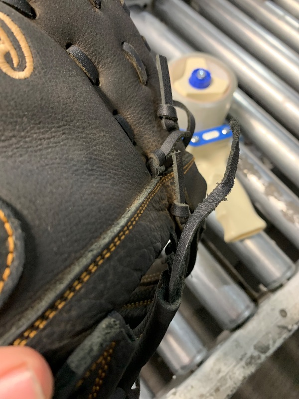 Photo 1 of ***DAMAGED - SEE NOTES/PICTURES***
Rawlings Renegade 12.5" First Base Mitt
