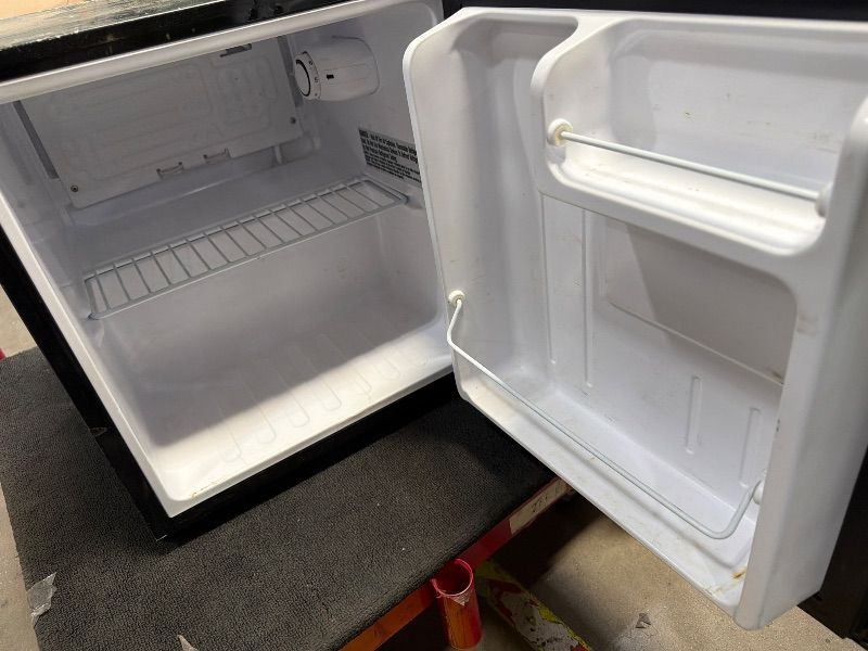 Photo 1 of *DAMAGED DURING SHIPMENT*Magic Chef 1.7 cu. ft. Freezerless Mini Fridge in Black