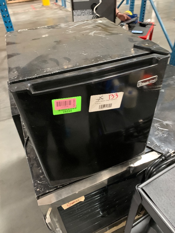 Photo 1 of *DAMAGED DURING SHIPMENT*Magic Chef 1.7 cu. ft. Freezerless Mini Fridge in Black