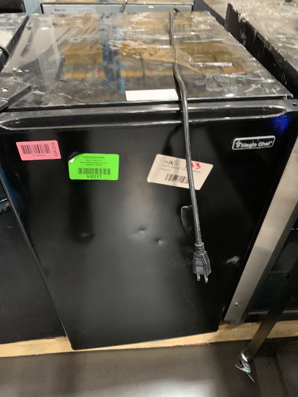 Photo 1 of ***DAMAGED DURING SHIPMENT******TRUCK/TRAILER PICKUP ONLY***Magic Chef freezerless mini refrigerator 