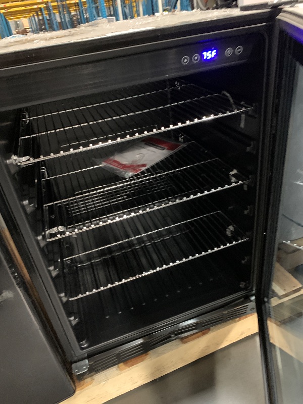 View 3 of ***DAMAGED DURING SHIPMENT******TRUCK/TRAILER PICKUP ONLY***
magic Chef
178 Can (12 oz.) 5.8 cu. ft. Beverage Cooler, Stainless Door