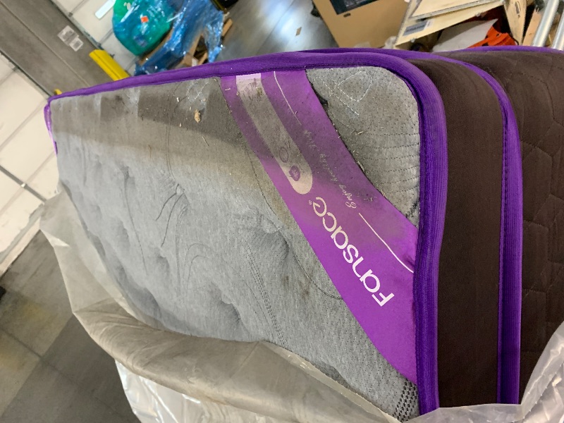 Photo 1 of ***DAMAGED - SEE NOTES/PICTURES***
***TRUCK/TRAILER PICKUP ONLY***
FANSACE Firm King Size Mattress, 18 Inch Deluxe Hybrid King Mattress in a Box, Cooling-Gel Memory Foam & Pocket Springs, Pressure Relief, Extra Edge Support, 365-Night Trial (2026 Upgraded