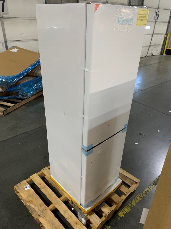 Photo 1 of ***DAMAGED FROM SHIPPING***
MAGICTEC FRIDGE-FREEZER
