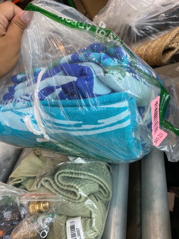 Photo 1 of *MISSING PARTS - see clerk notes*
LANE LINEN Beach Towels 6 Pack, Oversized Pre-Washed Large Stylish Pool Towels for Adults, Quick Dry Lightweight Travel Towel, 39"x71" - Coral Beach