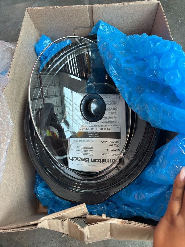 Photo 1 of **UNTESTED**
Hamilton Beach 6 Quart Slow Cooker with Space-Saving Folding Handles, 3 Heat Settings, Dishwasher Safe Stoneware Crock and Glass Lid, Black (33664)