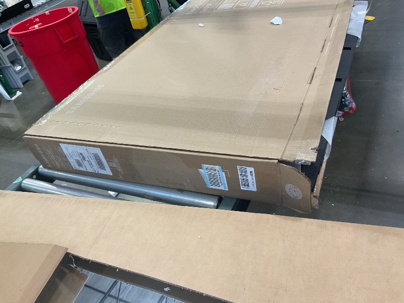 Photo 1 of *MAJOR DAMAGE*
Samsung 55-Inch Class Neo QLED QN70F 4K Mini LED Smart TV (2025 Model) NQ4 AI Gen2 Processor, Quantum Matrix Technology Slim, Motion Xcelerator 144Hz, Samsung Vision AI, Alexa Built-in