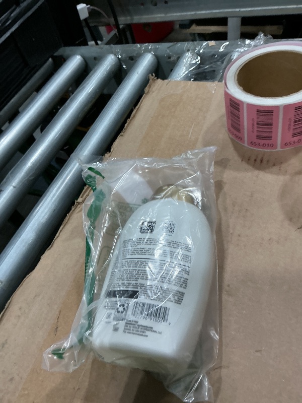 Photo 1 of ***Slightly used; it is more than half full.***
OGX Nourishing + Coconut Milk Moisturizing Shampoo, Hydrating & Restoring Shampoo Moisturizes for Soft Hair After the First Use, Paraben-Free, Sulfate-Free Surfactants, 13 fl. oz