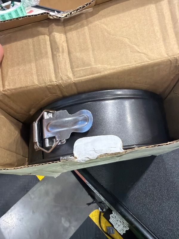 Photo 1 of **UNTESTED**
HIWARE 8 Inch Non-stick Springform Pan with Removable Bottom - Leakproof Cheesecake Pan
