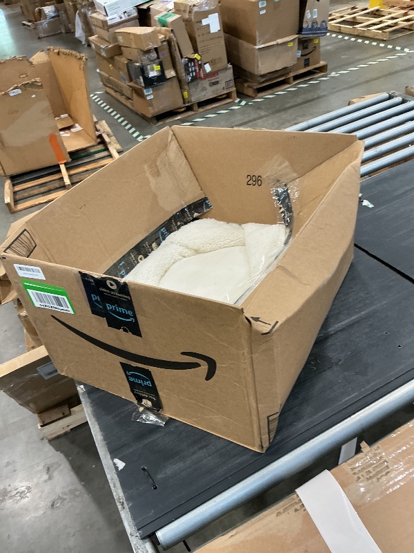 View 2 of ** sold as is no refund/return** see comments
K&H Pet Products Heated Cat Bed Indoor, Thermo-Snuggle Cup Bomber Soft Heated Pet Bed for Large Indoor Cats and Small Dogs, Machine Washable, Waterproof Heated Pad, Safety Listed - 18 X 14in Gray