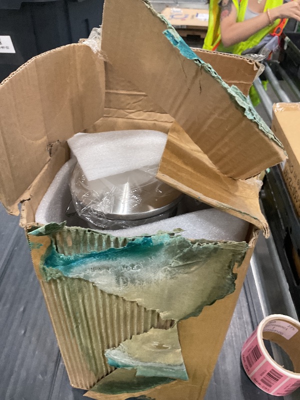 Photo 1 of **SOLD AS IS NO REFUND/RETURN** SEE COMMENTS!~
128oz Glass Pitcher with Lid,1 Gallon Glass Water Pitcher Hot/Cold Water Jug, 3.7LJuice and Iced Tea Beverage Carafe with Lid