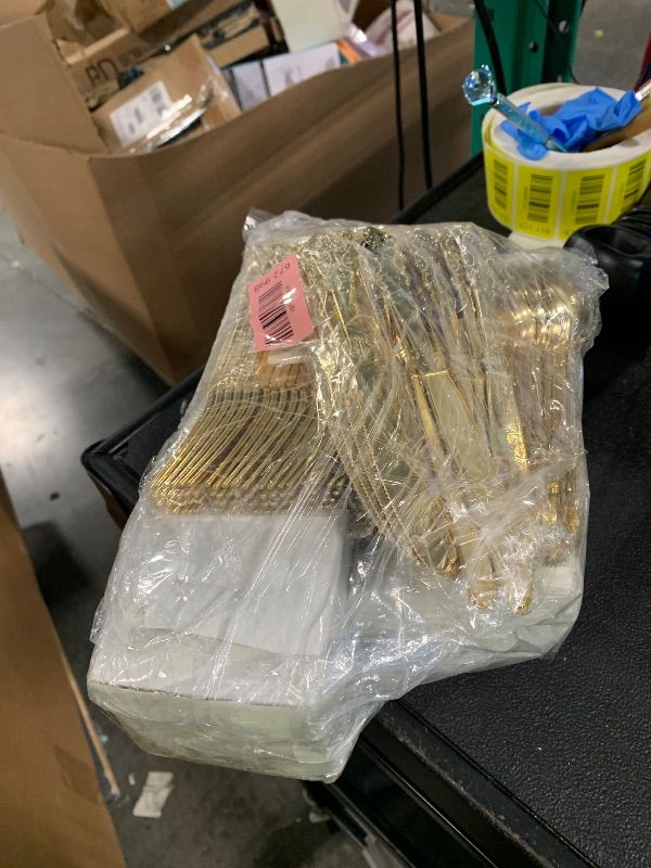 Photo 1 of ** NOP PLATES ** ** Nervure 175PCS Clear Gold Plastic Plates - Gold Disposable Dinnerware Set for 25 Guests Include 50 Disposable Plates, 75 Plastic Silverware, 25 Cups, 25 Napkins for Wedding & Party