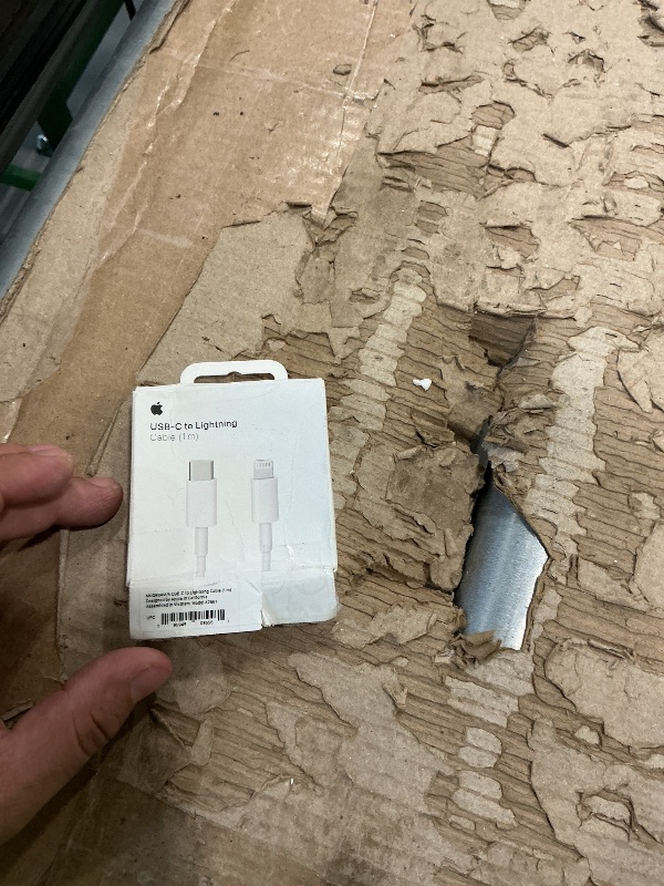 Photo 1 of **UNTESTED**
Apple USB-C to Lightning Cable (1 m): Fast and Convenient Charging, Lightning to USB-C or Thunderbolt 3