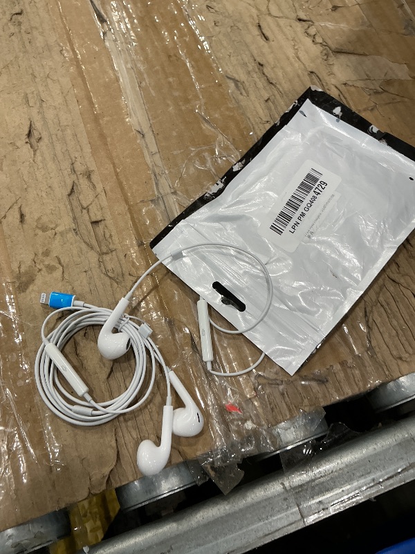Photo 1 of [Apple MFi Certified] iPhone Headphoens Wired, 2Pack Lightning Earbuds/Earphones Wired with Built-in Mic & Volume Control HiFi Stereo Nosie Reduction Earphones for iPhone 14 13 12 11 Pro Max XS XR X 8
