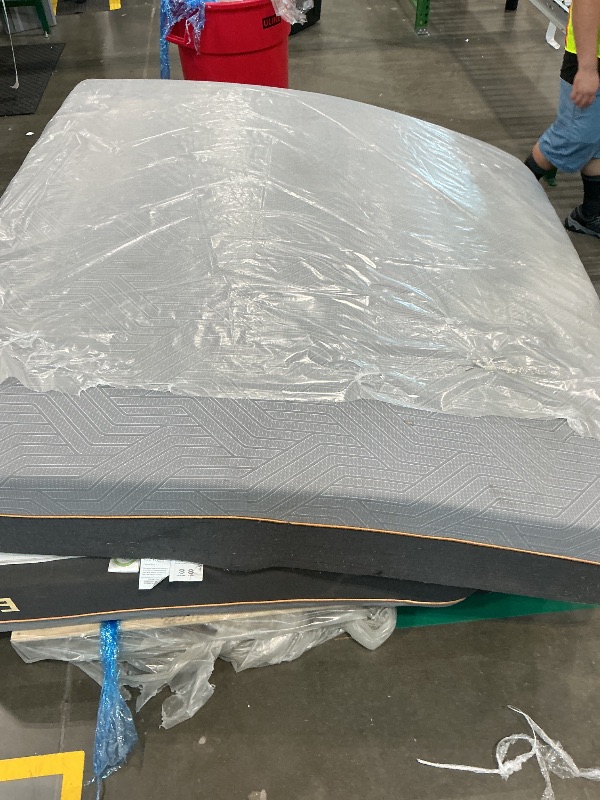Photo 1 of **ITEM IS DIRTY***MAJOR DAMAGE*
MLILY EGOHOME 12 Inch King Memory Foam Mattress for Back Pain, Cooling Copper Gel Bed in a Box, Foam Made in USA, CertiPUR-US Certified, Therapeutic Medium Firm, 76x80x12 Black