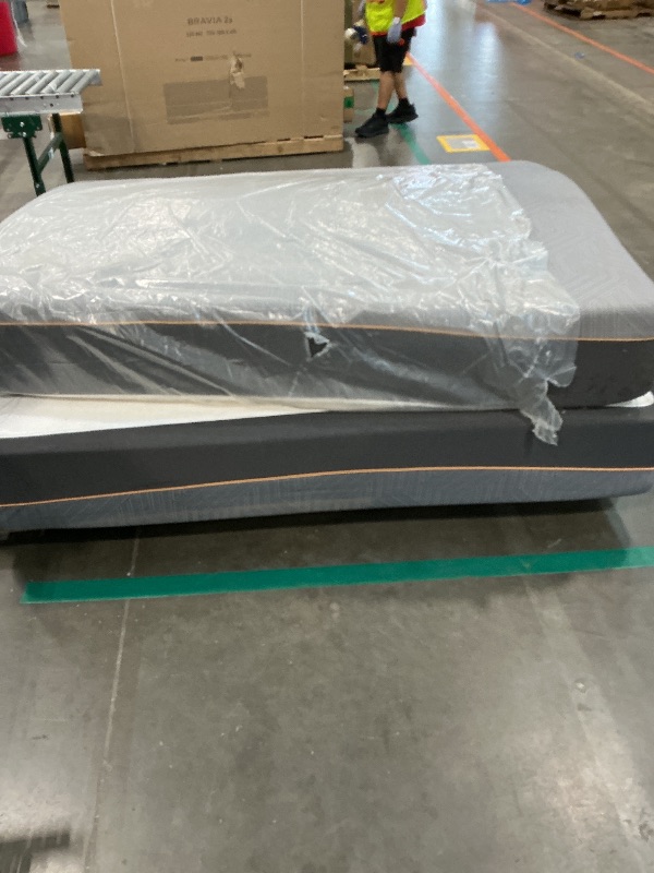 Photo 1 of **ITEM IS DIRTY***MAJOR DAMAGE*
MLILY EGOHOME 12 Inch King Memory Foam Mattress for Back Pain, Cooling Copper Gel Bed in a Box, Foam Made in USA, CertiPUR-US Certified, Therapeutic Medium Firm, 76x80x12 Black
