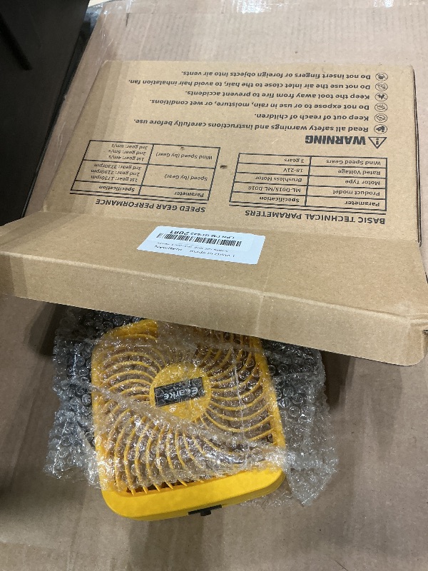 Photo 1 of **UNTESTED**
Ecarke 4" Clip Fan Compatible with Dewalt 20V Battery 3-Speed Cordless Clip-On Fan with 360° Rotation Low Noise Portable Desk/Bed Fan for Camping Jobsite Tent Fishing (Battery Not Included)
